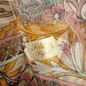 Woman's Berkshire scarf